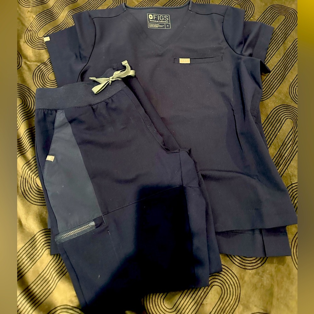 Figs Limited Edition Set in Navy